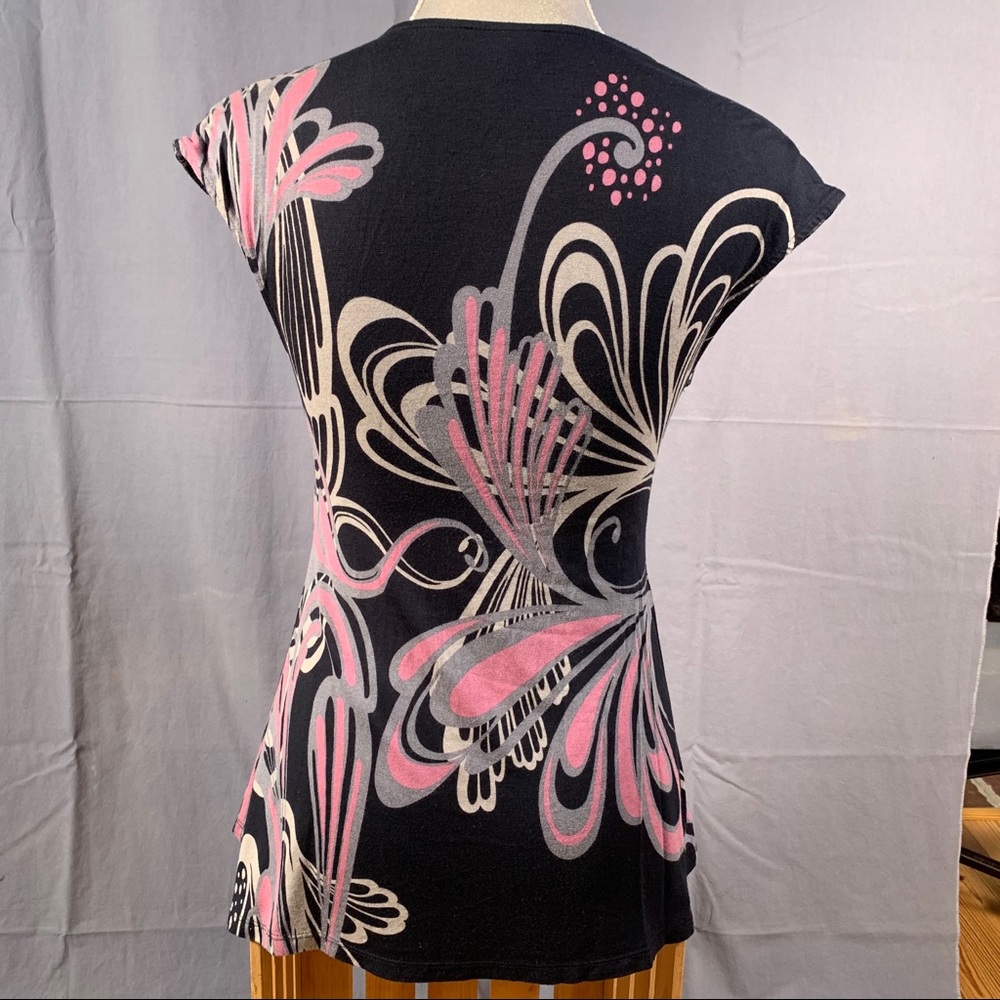 Express Black Graphic Top w/Rhinestone detail (S) - Picture 11 of 16